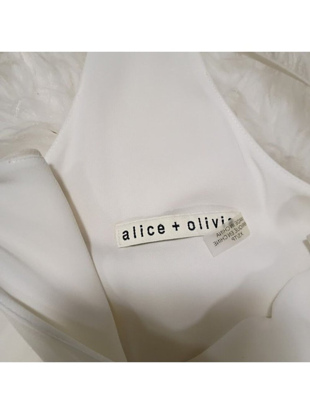 Alice + Olivia White Strappy V-Neck Camisole Top XS Polyester Blend - Picture 11 of 13